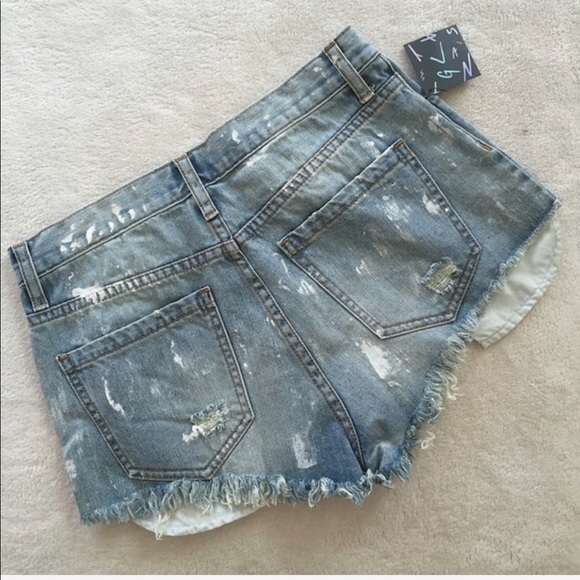 [NWT] Nasty Gal distressed denim shorts - Picture 3 of 6